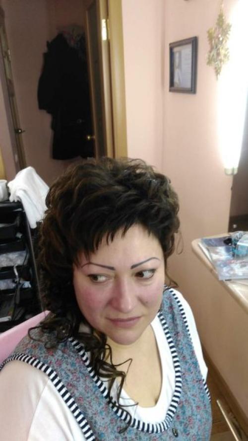 Ищу подработку, работаю 2/2 женским мастером. 05