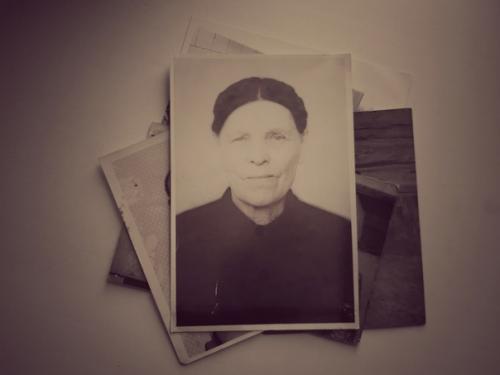 Когда я была в деревне, мама рассказывала про бабу фоту. 02 Когда я была в деревне, мама рассказывала про бабу фоту. 02