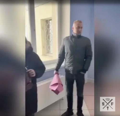 Пожалел купить шикарный букет на выписку из роддома.

