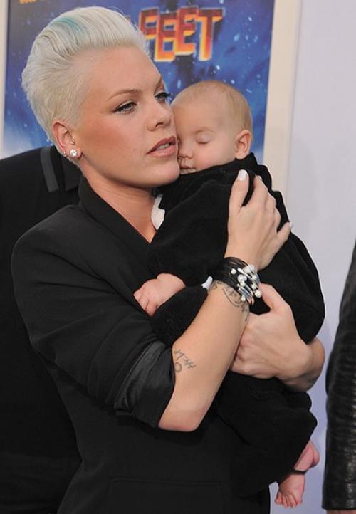 Пинк призналась, что одобряет желание своей 6-летней дочери уиллоу жениться на женщине? 03 Пинк призналась, что одобряет желание своей 6-летней дочери уиллоу жениться на женщине? 03