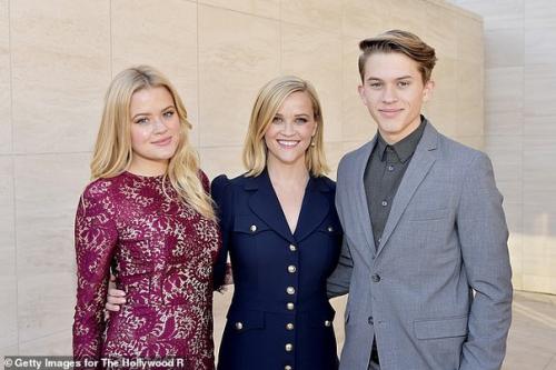 Риз уизерспун рассказала о публичной шутке экс - супруга Райана филлиппа, которая ее сильно задела. 03 Риз уизерспун рассказала о публичной шутке экс - супруга Райана филлиппа, которая ее сильно задела. 03