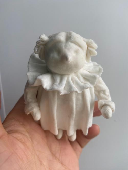 Сначала я хотела сделать снеговика мальчика. 03