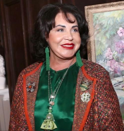 Неожиданно 69-летняя надежда бабкина до неузнаваемости изменилась. 02