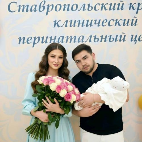 Эти естественные роды меня просто выматали, первые двое было кесарево. 01