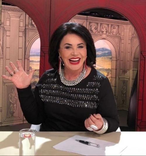 Неожиданно 69-летняя надежда бабкина до неузнаваемости изменилась. 03