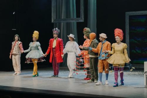 А у нас тут новогодняя премьера случилась! 01