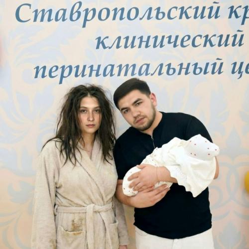 Эти естественные роды меня просто выматали, первые двое было кесарево.  