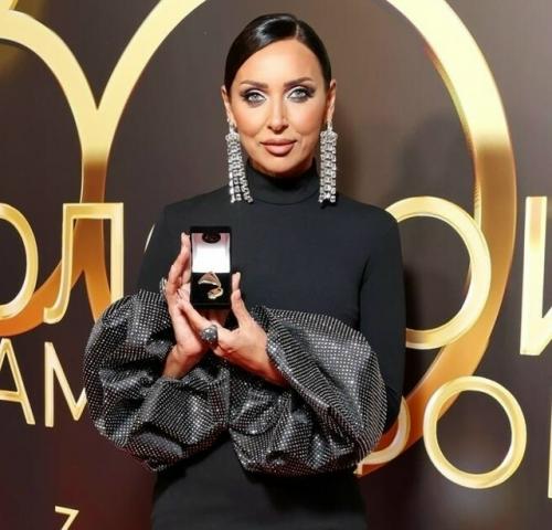 Певица Алсу удивила своих подписчиков, выложив новое видео в блог. 01