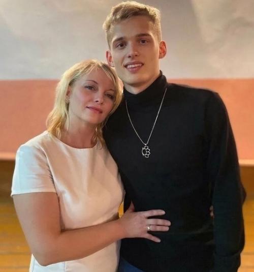 Неожиданно! Мать дани милохина объявилась и обратилась к сыну! 02 Неожиданно! Мать дани милохина объявилась и обратилась к сыну! 02