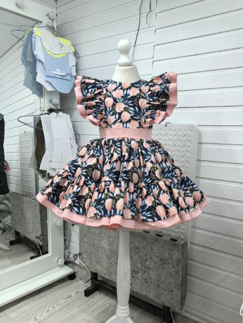 Ищу девочек для фотосессии в нарядных платьях.  