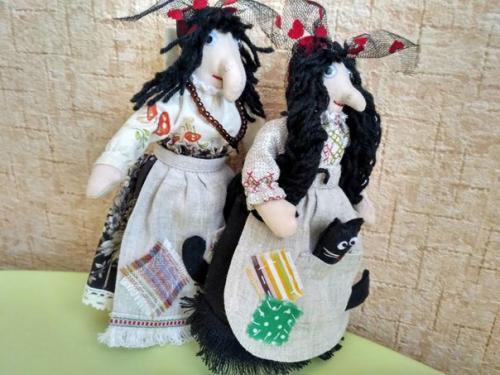 Живет у меня баба - яга - ягуша, ягиня, как ласково я ее называю. 01