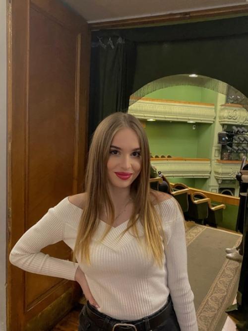 На прошлых выходных отметили с Полиной наши дни рождения у неё 11 февраля, а у меня 12. 08