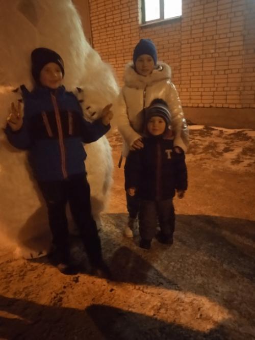 Ты уже взрослым стал парнишкой, с модным стилем, с классной стрижкой, 14 лет пробежали, и вот - детство кончилось юность идёт! 01