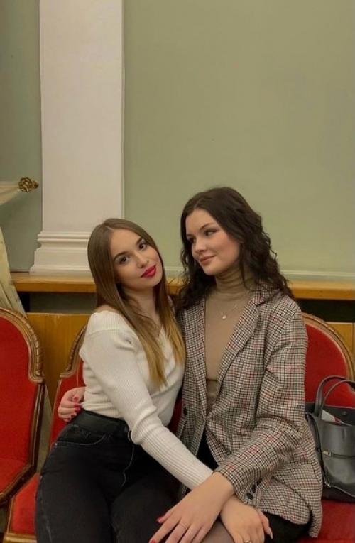 На прошлых выходных отметили с Полиной наши дни рождения у неё 11 февраля, а у меня 12. 03