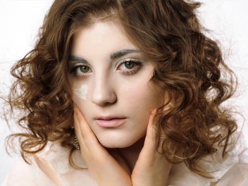 Не знаю, что мне больше нравится, готовиться к фотосессии, сам процесс или обработка фотографий. 01