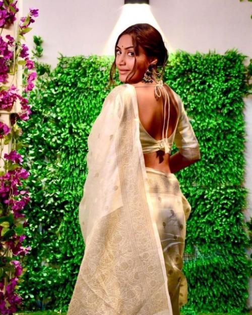 Модная битва дези против видеси: Ниа шарма против сурбхи чандна, кто твоя королева сердец? 06