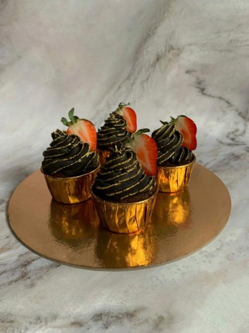 На прошлых выходных отметили с Полиной наши дни рождения у неё 11 февраля, а у меня 12. 01