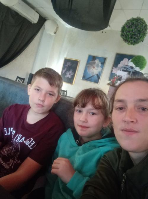 Ты уже взрослым стал парнишкой, с модным стилем, с классной стрижкой, 14 лет пробежали, и вот - детство кончилось юность идёт! 02