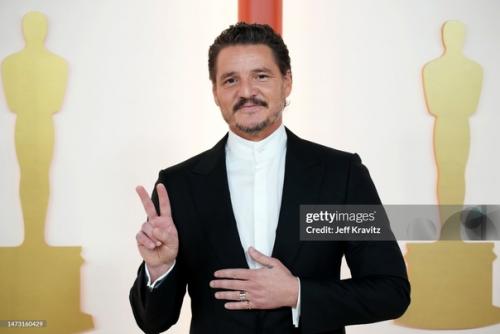 Судя по тому, что фотографий с оскара с Педро нет, его там не было, но мы посмотрим на прошлогодние. 07 Судя по тому, что фотографий с оскара с Педро нет, его там не было, но мы посмотрим на прошлогодние. 07