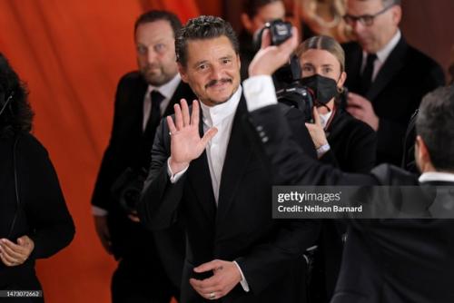 Судя по тому, что фотографий с оскара с Педро нет, его там не было, но мы посмотрим на прошлогодние. 06 Судя по тому, что фотографий с оскара с Педро нет, его там не было, но мы посмотрим на прошлогодние. 06