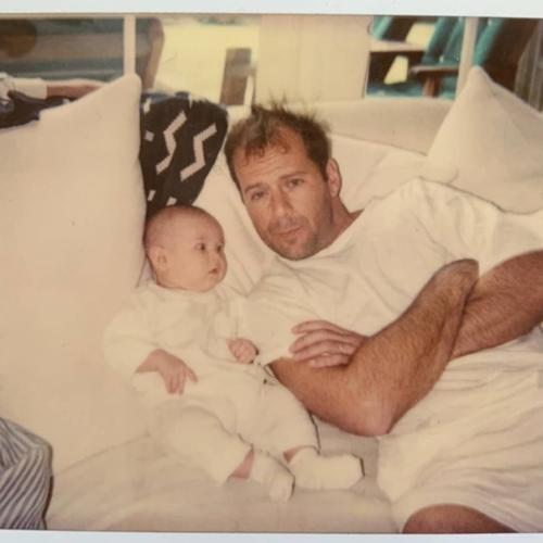 Фото из семейного архива Брюса уиллиса. 02