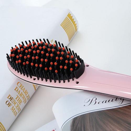 Девочки, с помощью этого устройства вы можете выпрямлять и разглаживать волосы, просто расчесывая их! 05