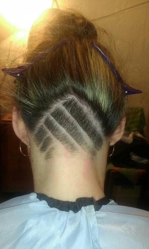 Стрижки, окраски, причёски любой сложности выполняю на дому. 03