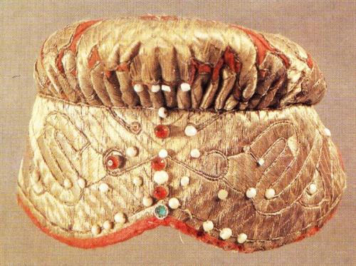 Зачем русские девушки заплетали волосы, когда косу расплетали и кому обрезали. 04