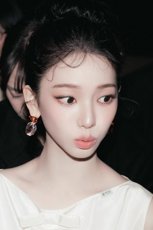 030326: я даже не фанат Карины, но эти фото сохранила не раздумывая. 04