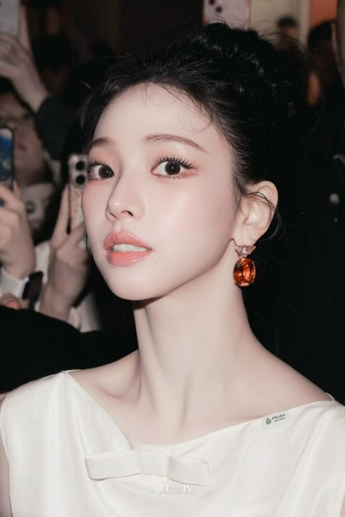 030326: я даже не фанат Карины, но эти фото сохранила не раздумывая. 02