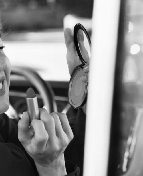 Рене зеллвегер воспроизвела образ голливудской иконы 1950-х годов Мэрилин Монро в фотосессии для California Style & Culture. 06