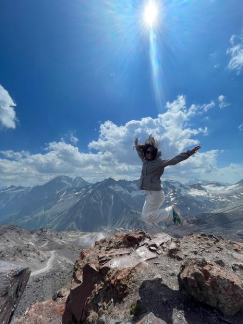 В честь дня рождения решила выложить красивые фото себя с отпуска (на последнем не я, но у него прическа красивая, пусть будет. 02