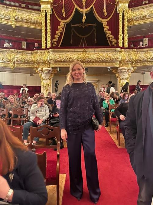 Первый раз в большом театре - это подарок мужа на день рождения. 02 Первый раз в большом театре - это подарок мужа на день рождения. 02