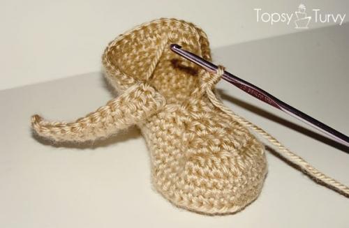 Мы вяжем пинетки крючком. 06