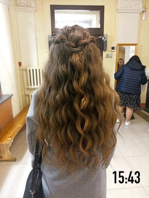 И снова наглядный пример того, что из любых волос возможно сделать локоны, которые продержатся больше получаса. 04