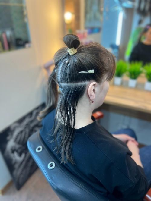 Этот шикарный водопад стремительно свои обороты набирает. 01