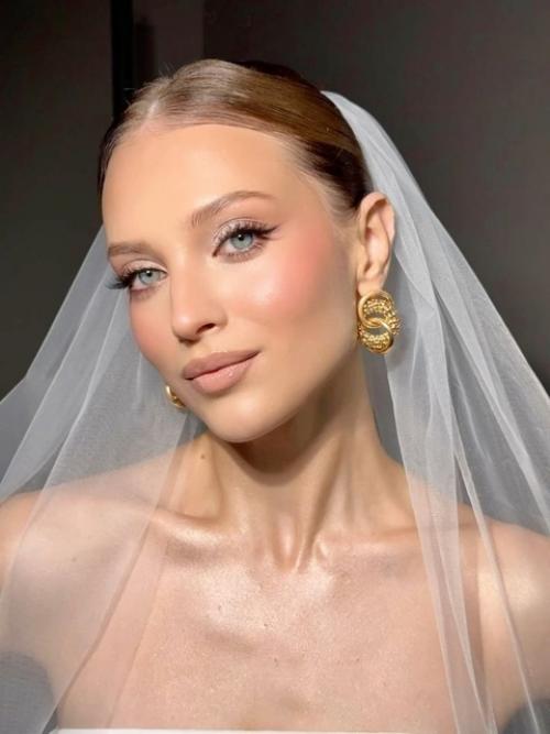 Тренды в макияже и прическах невесты 2025. 01 Тренды в макияже и прическах невесты 2025. 01