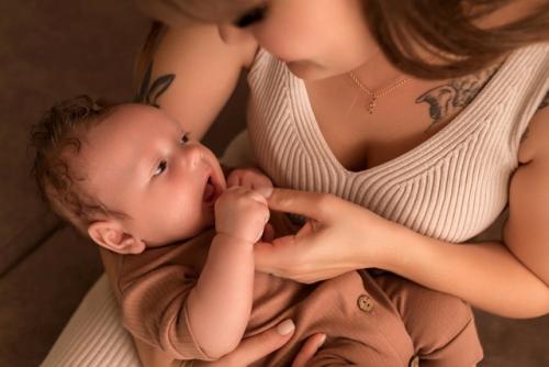 Ценность семейной домашней фотосессии в том, что она передает ту атмосферу, в которой живете именно вы. 03