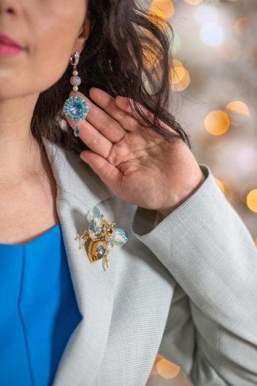 Каждая женщина стремится выглядеть женственно и привлекательно и не важно о женщине какого возраста идёт речь. 01