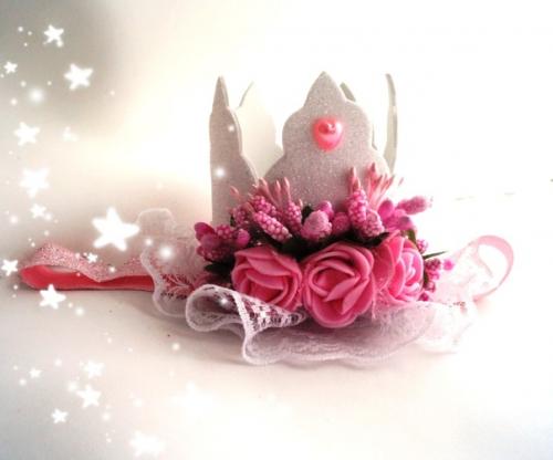 Часто бывает трудно подобрать аксессуар в прическу для самых маленьких принцесс. 05