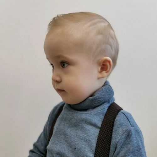 Стрижка с рисунком для мальчиков в последнее время стала модной тенденцией. 01