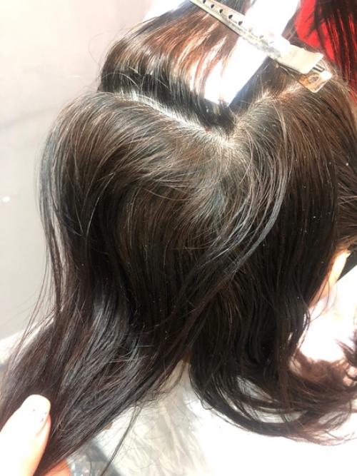 Красное мелирование. Разнообразить насыщенный черный цвет волос можно мелким мелированием красного цвета. 01 Красное мелирование. Разнообразить насыщенный черный цвет волос можно мелким мелированием красного цвета. 01