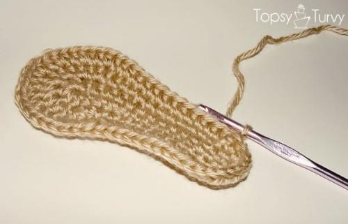 Мы вяжем пинетки крючком. 02