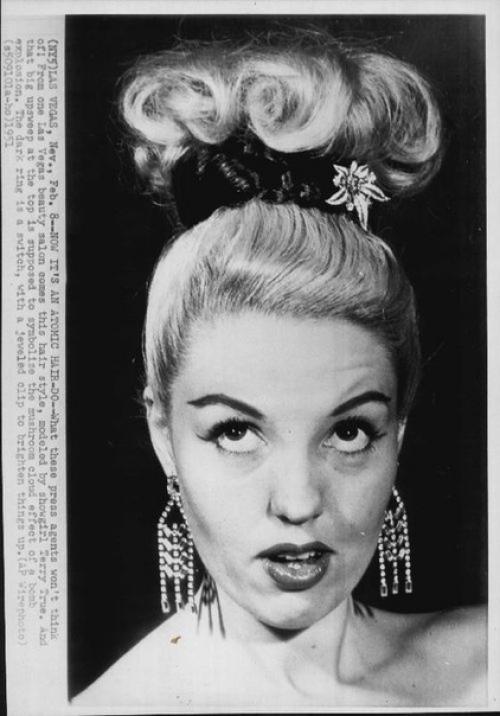 30 апреля отмечается день прически. 01