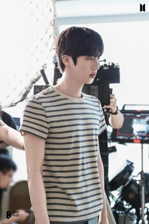 200525: джин из BTS за кадром клипа DON'T SAY YOU Love ME. 01