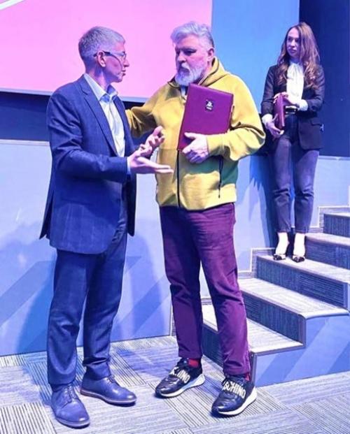 Седина в бороду, худоба в тело: мужа Ларисы Гузеевой не узнать. 01 Седина в бороду, худоба в тело: мужа Ларисы Гузеевой не узнать. 01