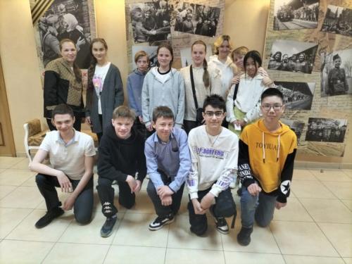 6 В класс и их классный руководитель Анна Витальевна побывали на уроке памяти мы помним! 03