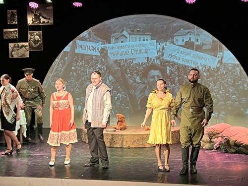 6 В класс и их классный руководитель Анна Витальевна побывали на уроке памяти мы помним! 01