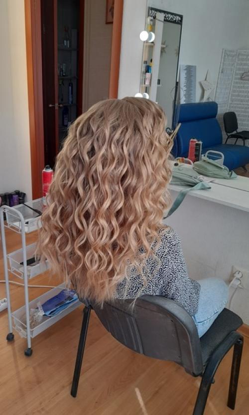 Устала немного, ведь выпускной забег в самом разгаре. 01