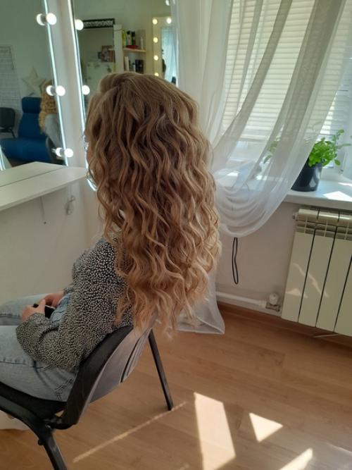 Устала немного, ведь выпускной забег в самом разгаре. 02